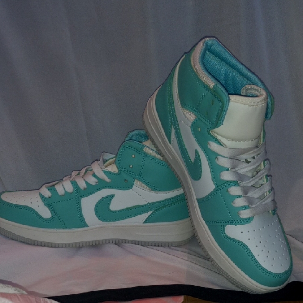 Nike High-Top Sneakers in Aqua and White